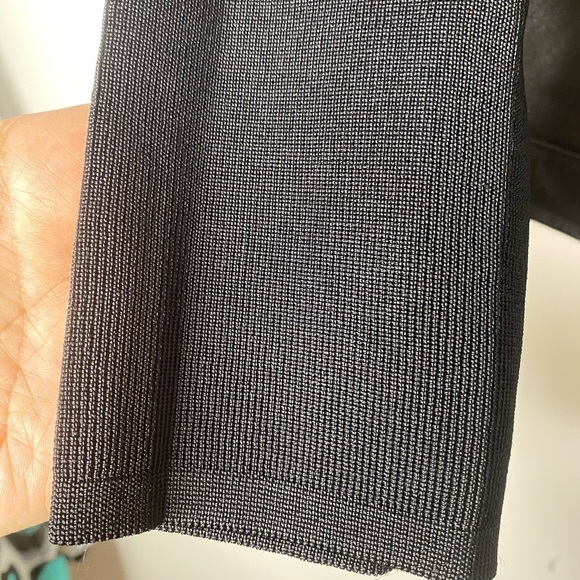 Peter Nygard women’s Faux leather black jacket w/floral design zip up - Picture 7 of 9